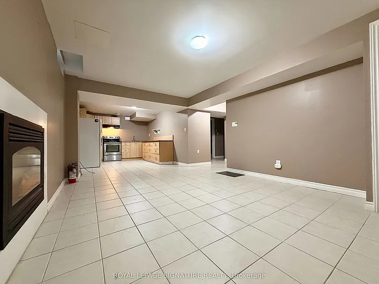 584 Shaftsbury St — Photo 26