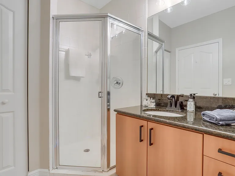 260 NE 3rd St #4-D — Photo 32