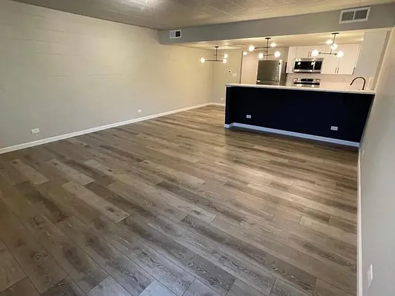 111 S Meldrum St #7 — Photo 5