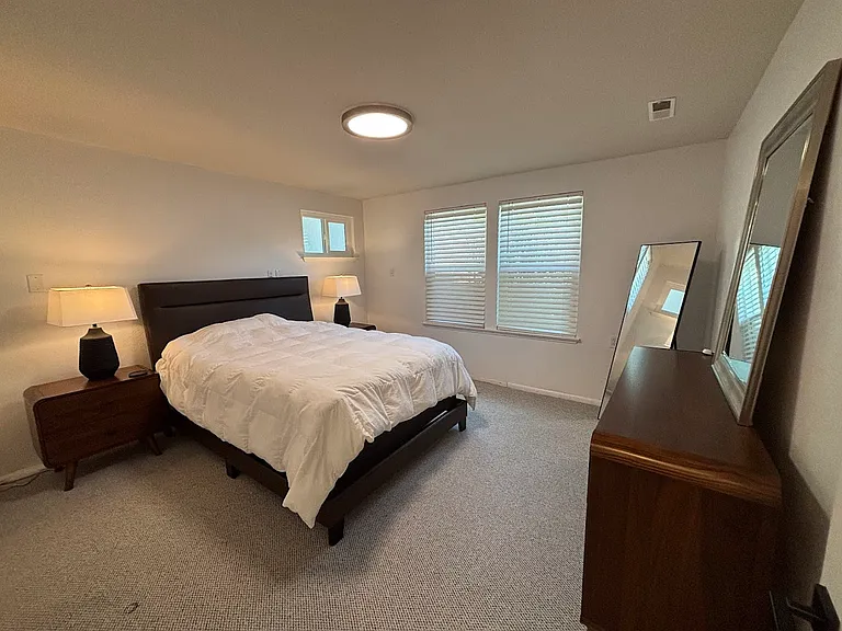 Lower guest bedroom 2