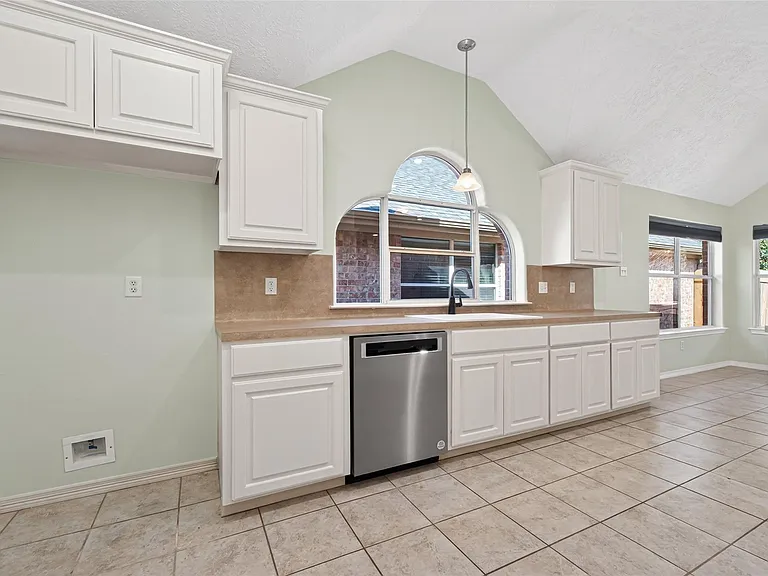 10542 Parkside Dr — Photo 17