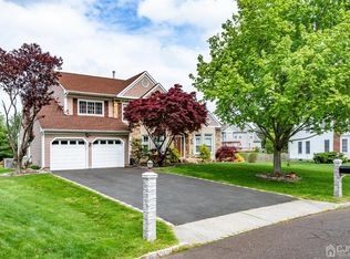 9 Webster Ct, Plainsboro, NJ 08536