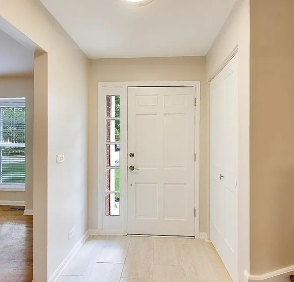 1714 Colonial Ln #1 — Photo 4