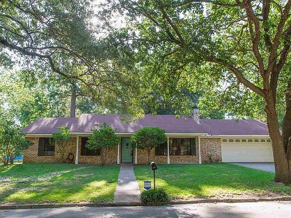 3rd image of 608 Honeysuckle St