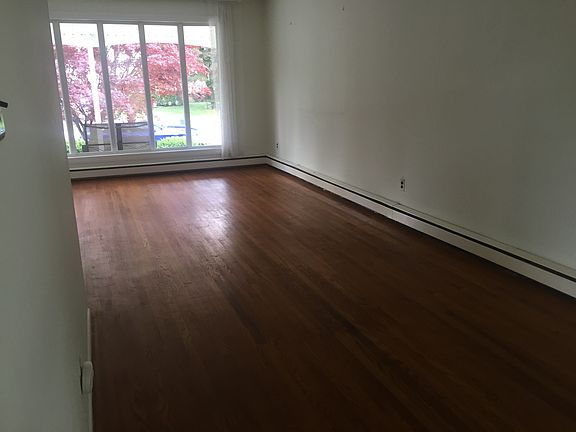 3rd image of 420 Melvin Dr