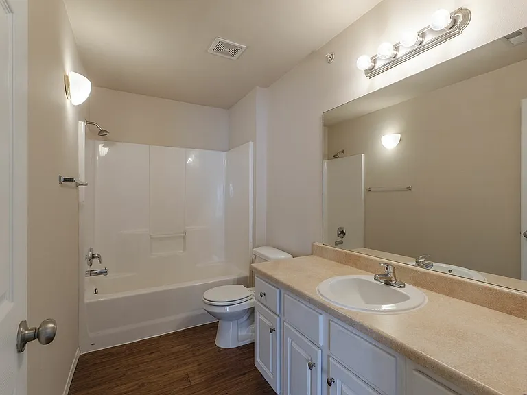 Sandstone Heights Apartments — Photo 38