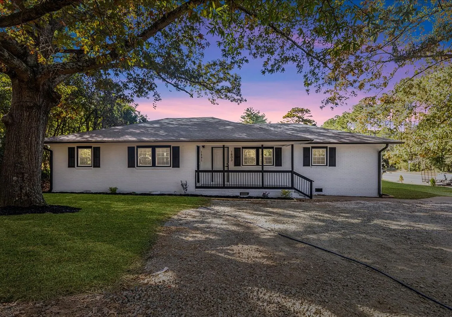 Remodeled 2bd/ 1ba Duplex near Duke University — Photo 2