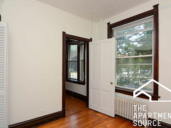 2nd image of 1953 W Montrose Ave #858n7m13k