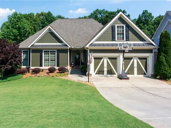 616 Richmond Pl, Loganville, GA 30052