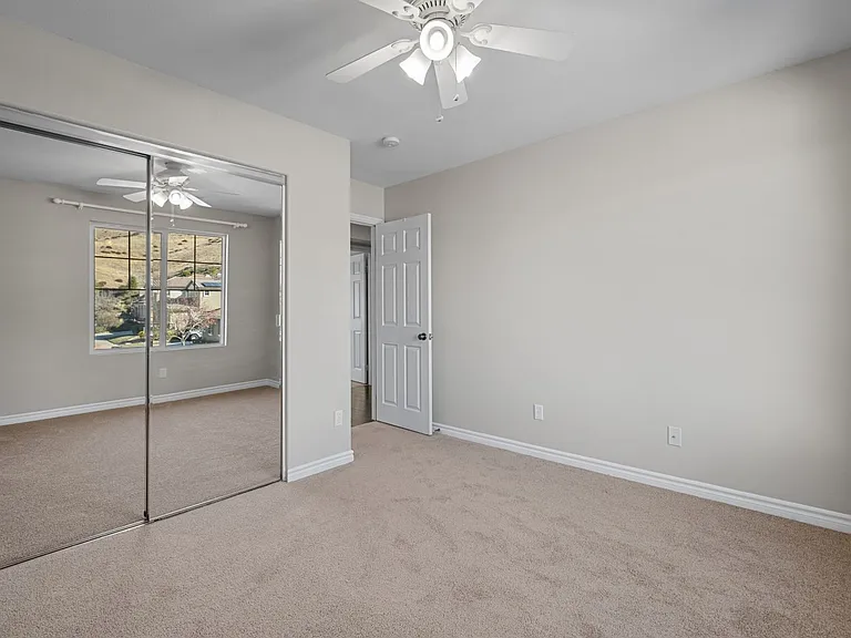 37200 Pergola Ter — Photo 32