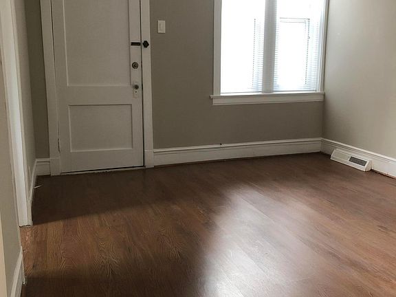 4th image of 3712 W Belmont Ave Ste 1