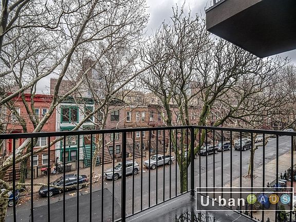 2nd image of 172 Vernon Ave #3