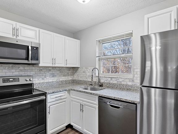 4th image of 3805 Ferdinand Pl #32