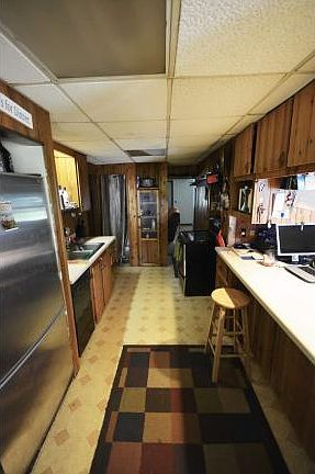 3rd image of 13 Hubbard St