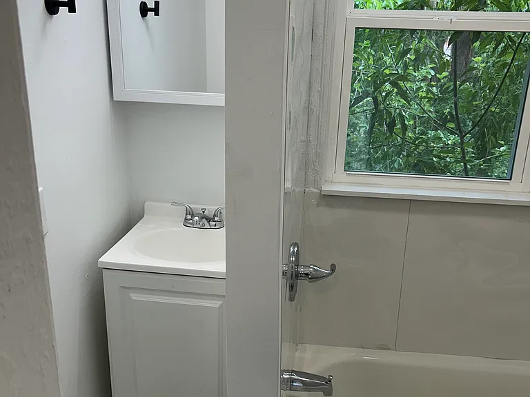 323 W Calthrop Ave #2 — Photo 11