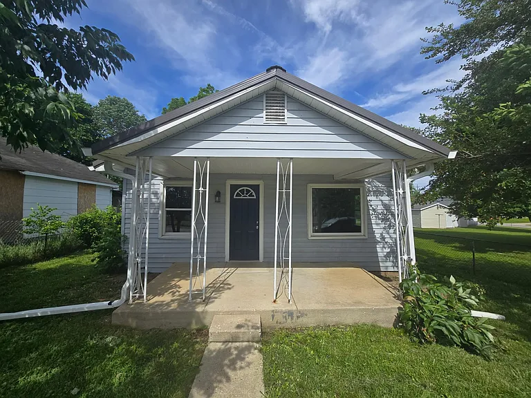 1713 Columbus St — Photo 10