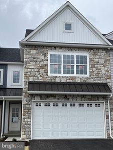 2480 Spring Water Cir, Lancaster, PA, 17601