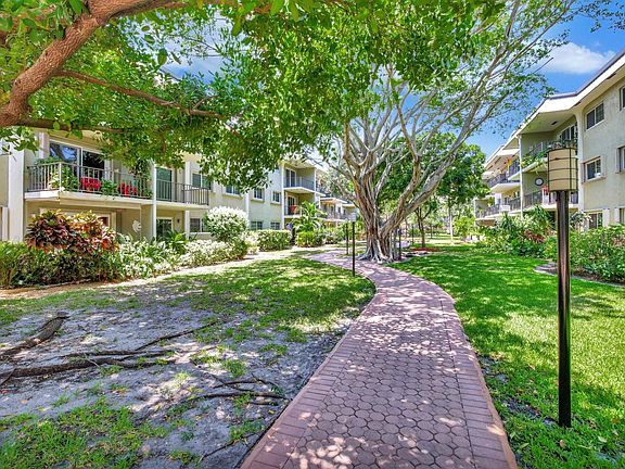 2nd image of 3000 NE 5th Terrace #315-A