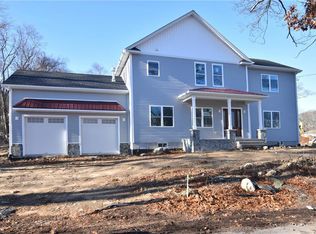 107 Drum Rock Ave, Warwick, RI 02886