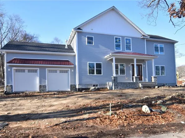 107 Drum Rock Ave, Warwick, RI 02886