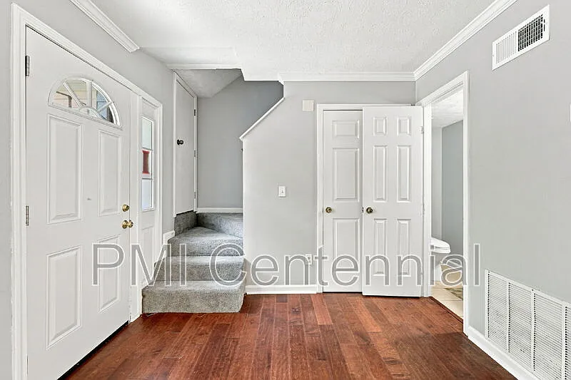 3 bed, 1.5 bath, 1030 sqft, $1,500 — Photo 4