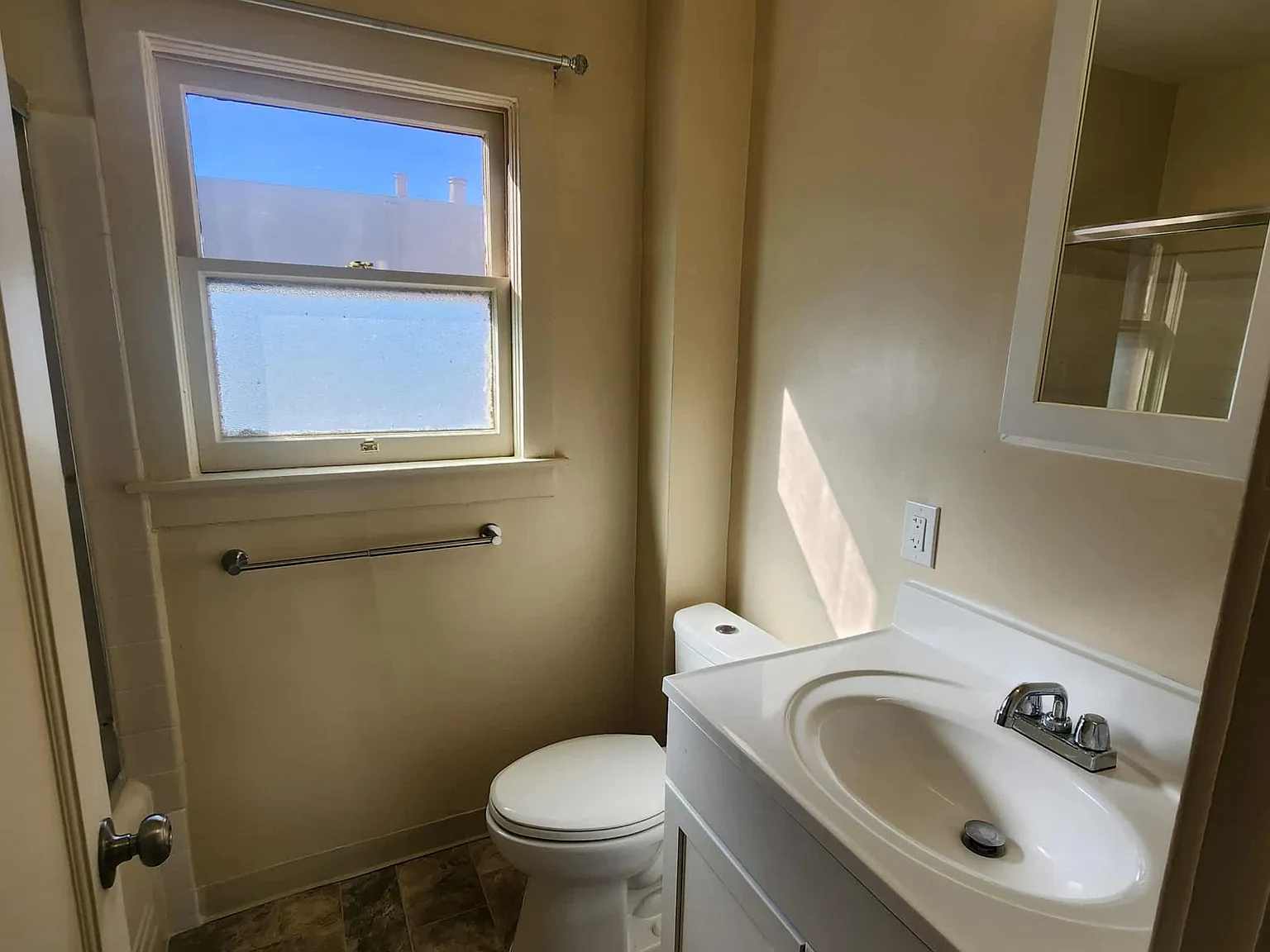 1 bed, 1350 sqft, $2,360 — Photo 4