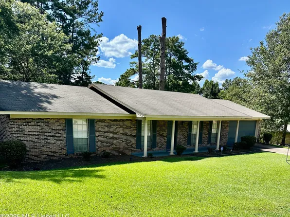321 Sharon Hills Dr, Jackson, MS 39212