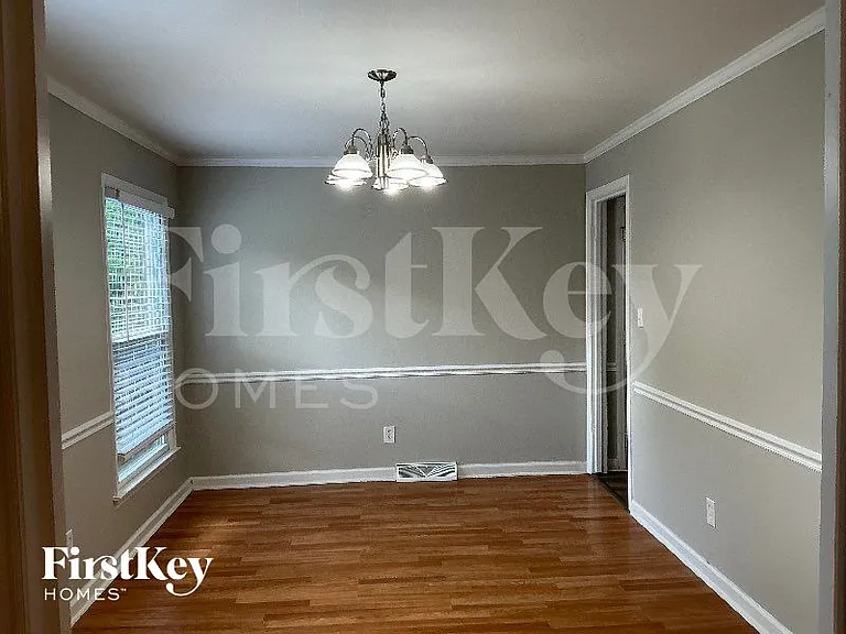 3313 Cross Winds Rd — Photo 3