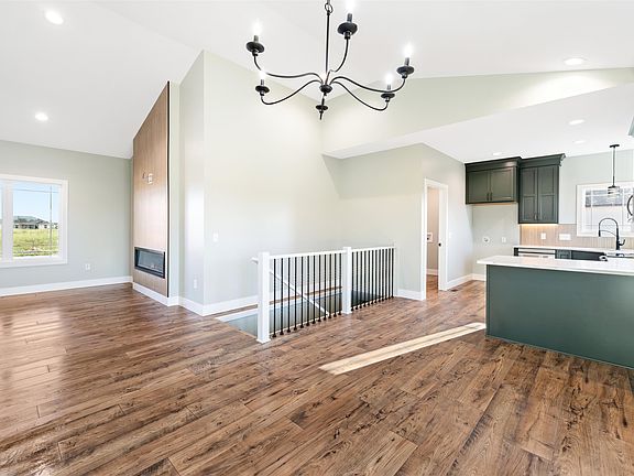 5th image of 1209 Vista Ct