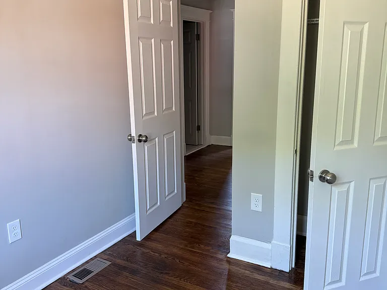 798 N Grantley St — Photo 32