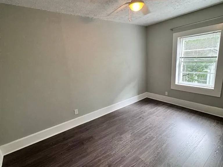 1153 Walnut St #4 — Photo 8
