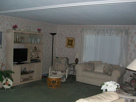 3rd image of 130 Royal Palm Dr