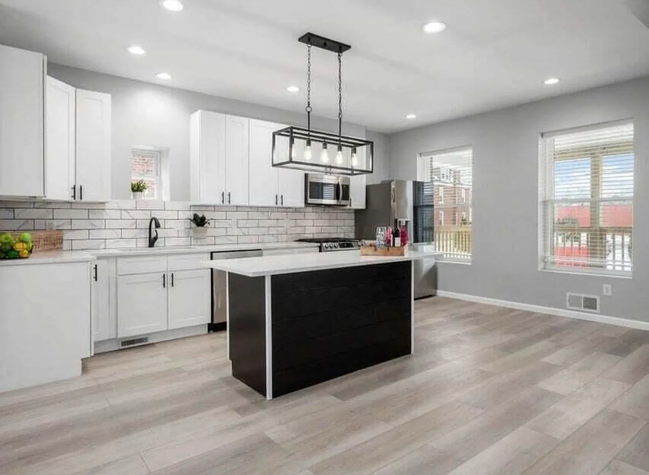 3 bed, 1450 sqft, $2,200 — Photo 3