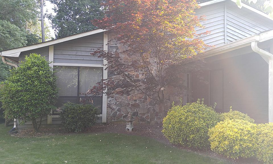 1st image of 1004 Park Forest Ct