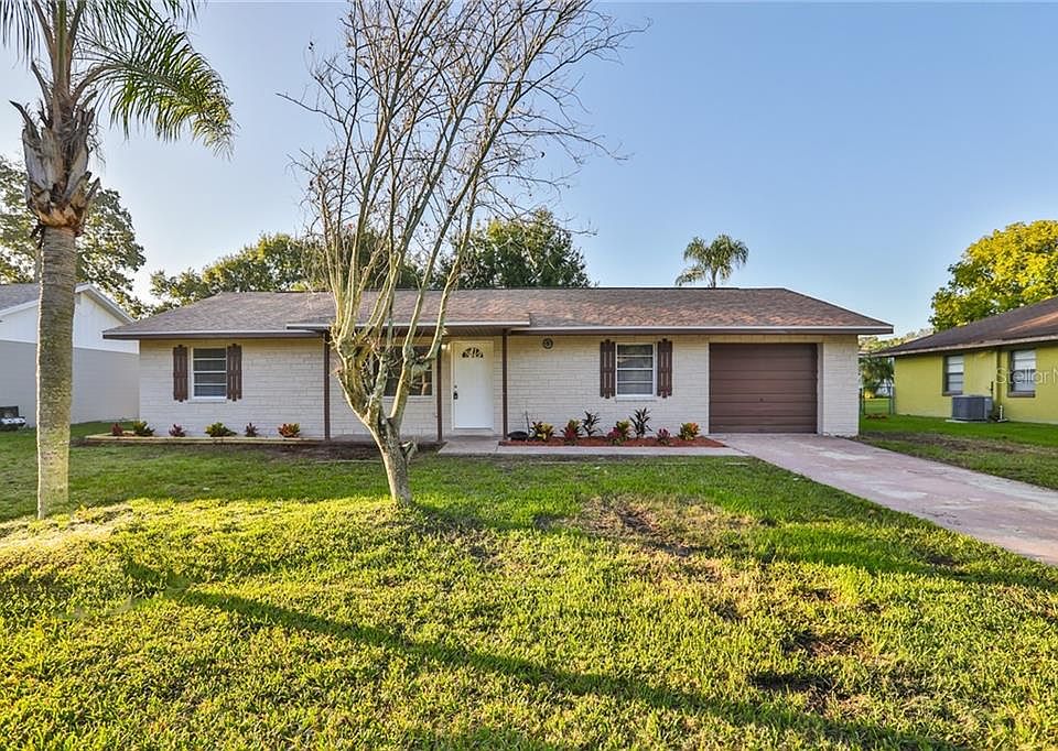 1st image of 2827 Delrose Dr N