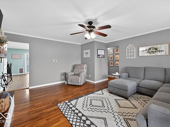 2nd image of 417 Hickory Ln