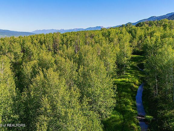 5th image of 25 Quaking Aspen Way