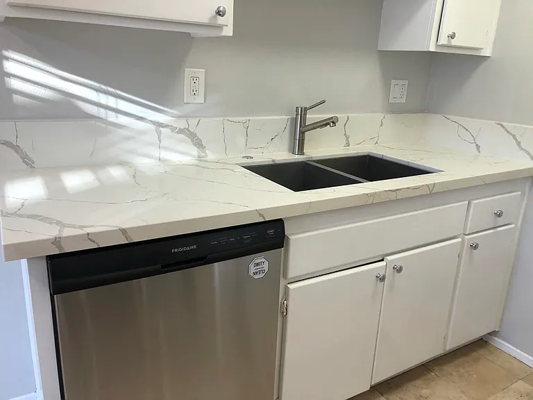 120 Roswell Ave #9 — Photo 18