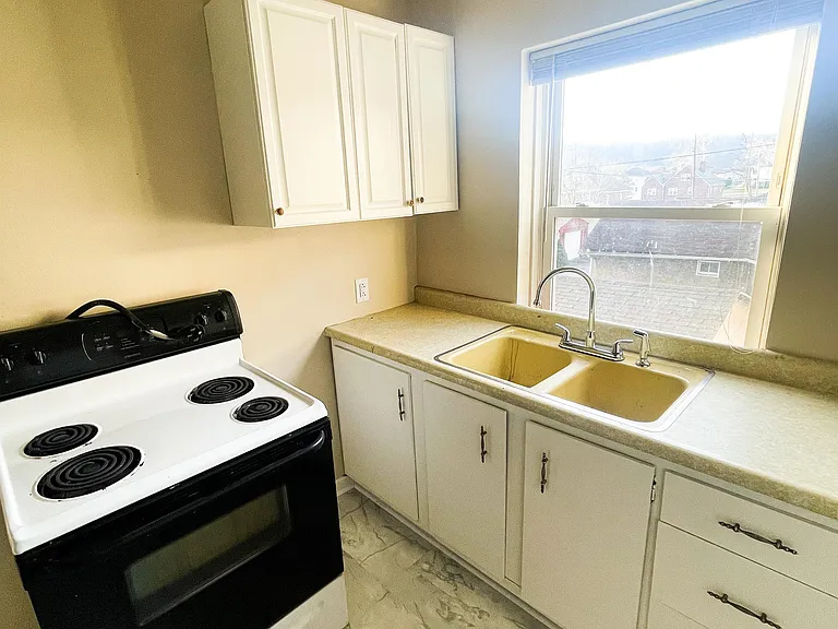 3500 Elm St #6 — Photo 5