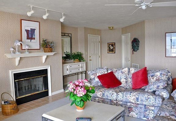 4th image of 411 Marina Bay Dr APT 307