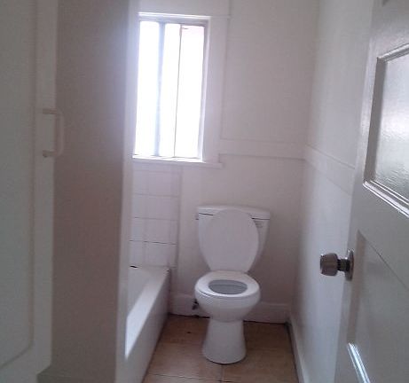 4th image of 4037 E 57th St