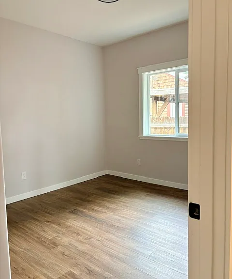 1940 NE Laughlin Rd #2 — Photo 9