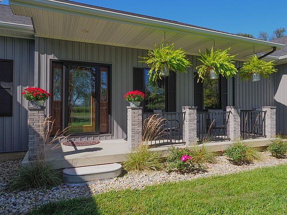 3rd image of 25976 Lantern Cir