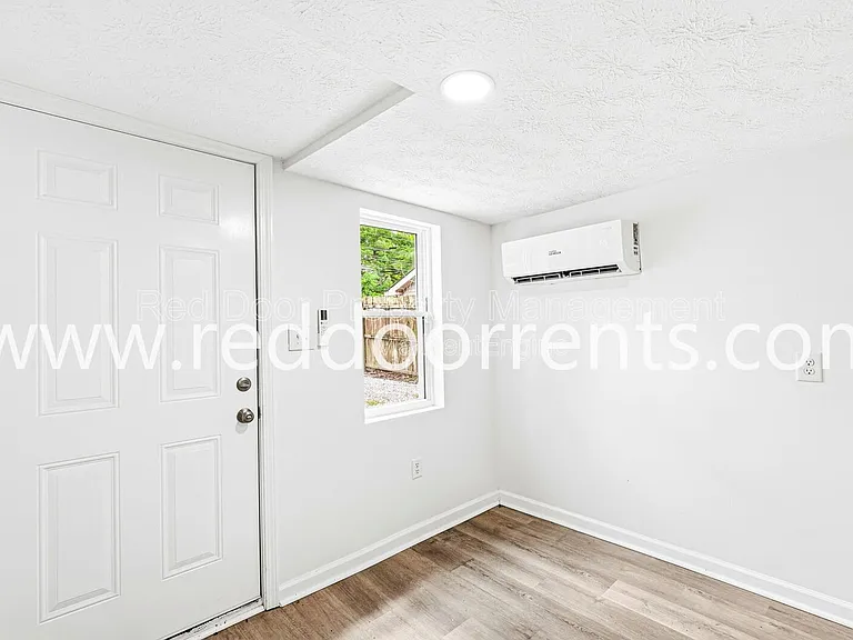 389 N Main St #G — Photo 10