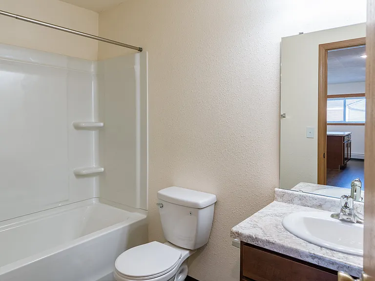 Fargo, ND Westwood Apartments | Bathroom