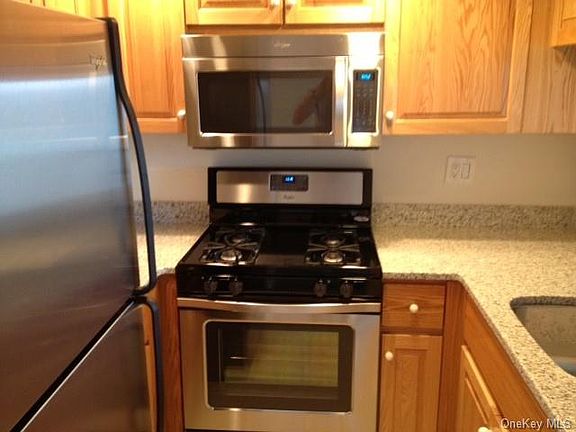 2nd image of 10 Stewart Pl #1-C