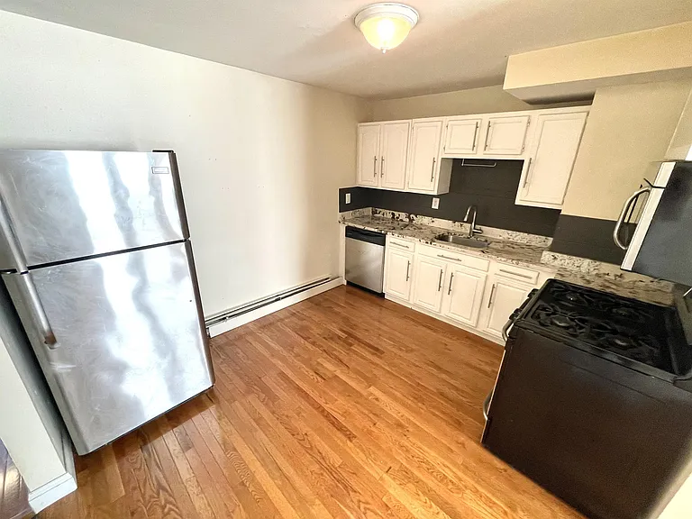 238 Everett St #2-E — Photo 3