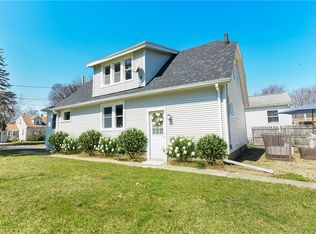 12 Bleacker Rd, Rochester, NY 14609