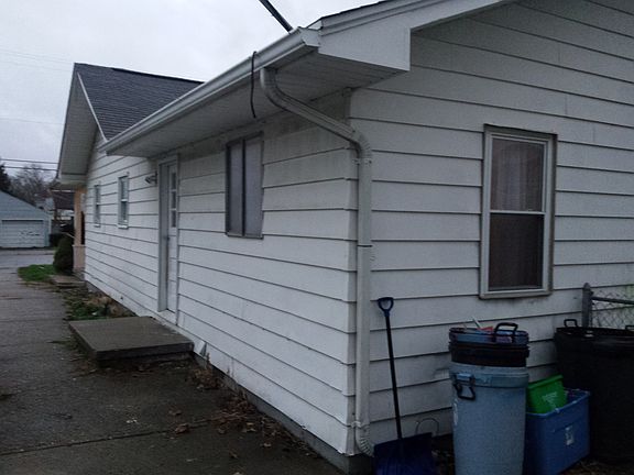 4th image of 31 Powell Ave
