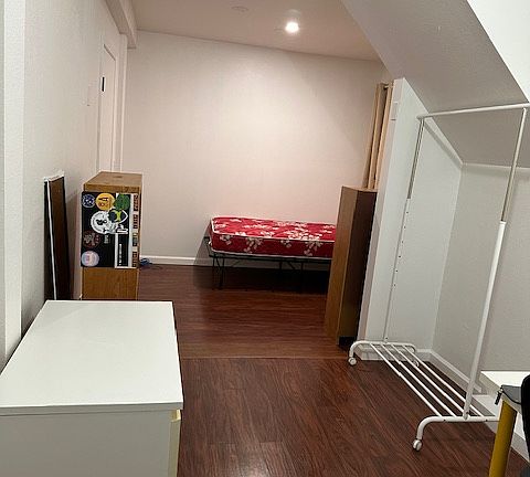 5th image of 2242 31st Ave #1F